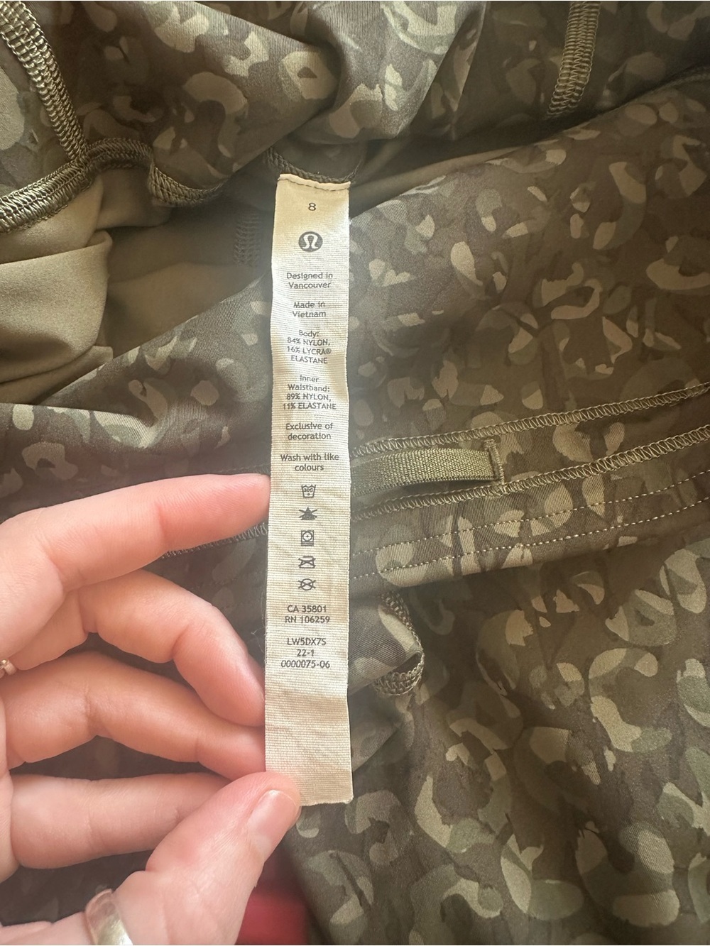 Lululemon Base Pace High-Rise Tight 28"
Intertwined Camo Olive W5DX7S size 8 - Picture 6 of 9